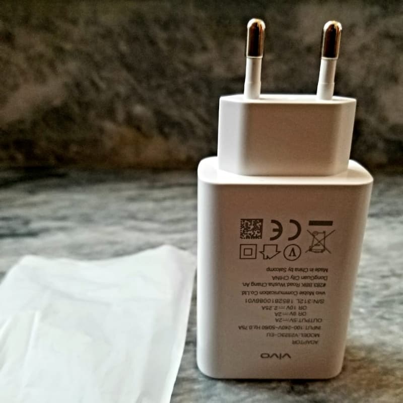 Vivo Orange Port 25w Fast Charging Adapter